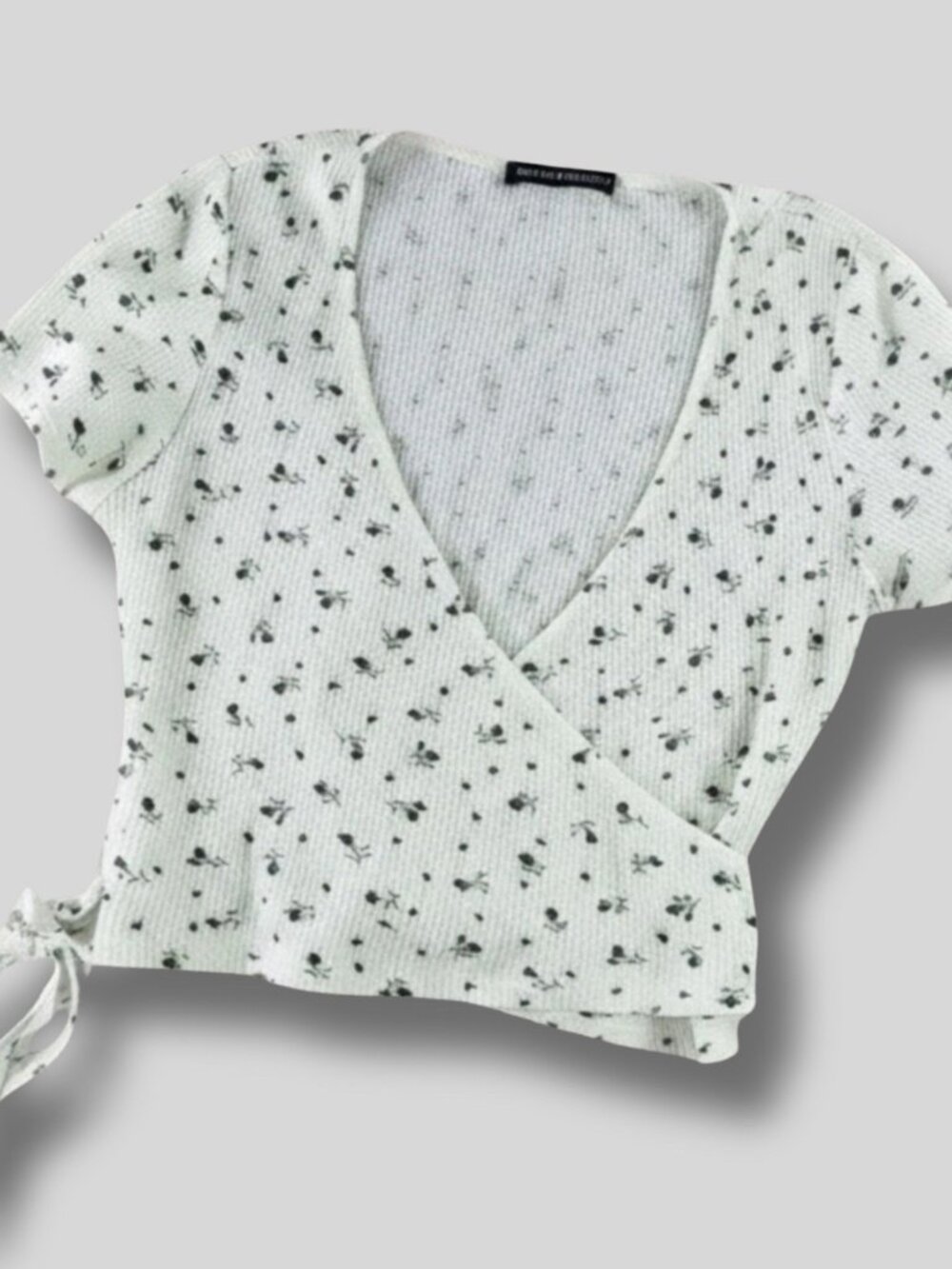 Brandy Melville Tie Front Crop Top‎ Womens One Size White Floral Short Sleeve